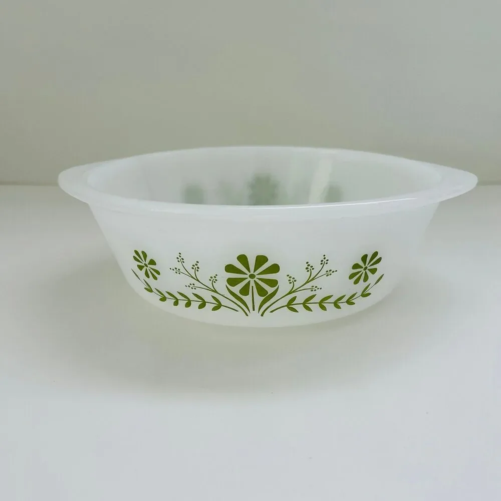 GLASBAKE White Milk Glass Green Daisy Floral Round Casserole Baking Dish 2 Qt